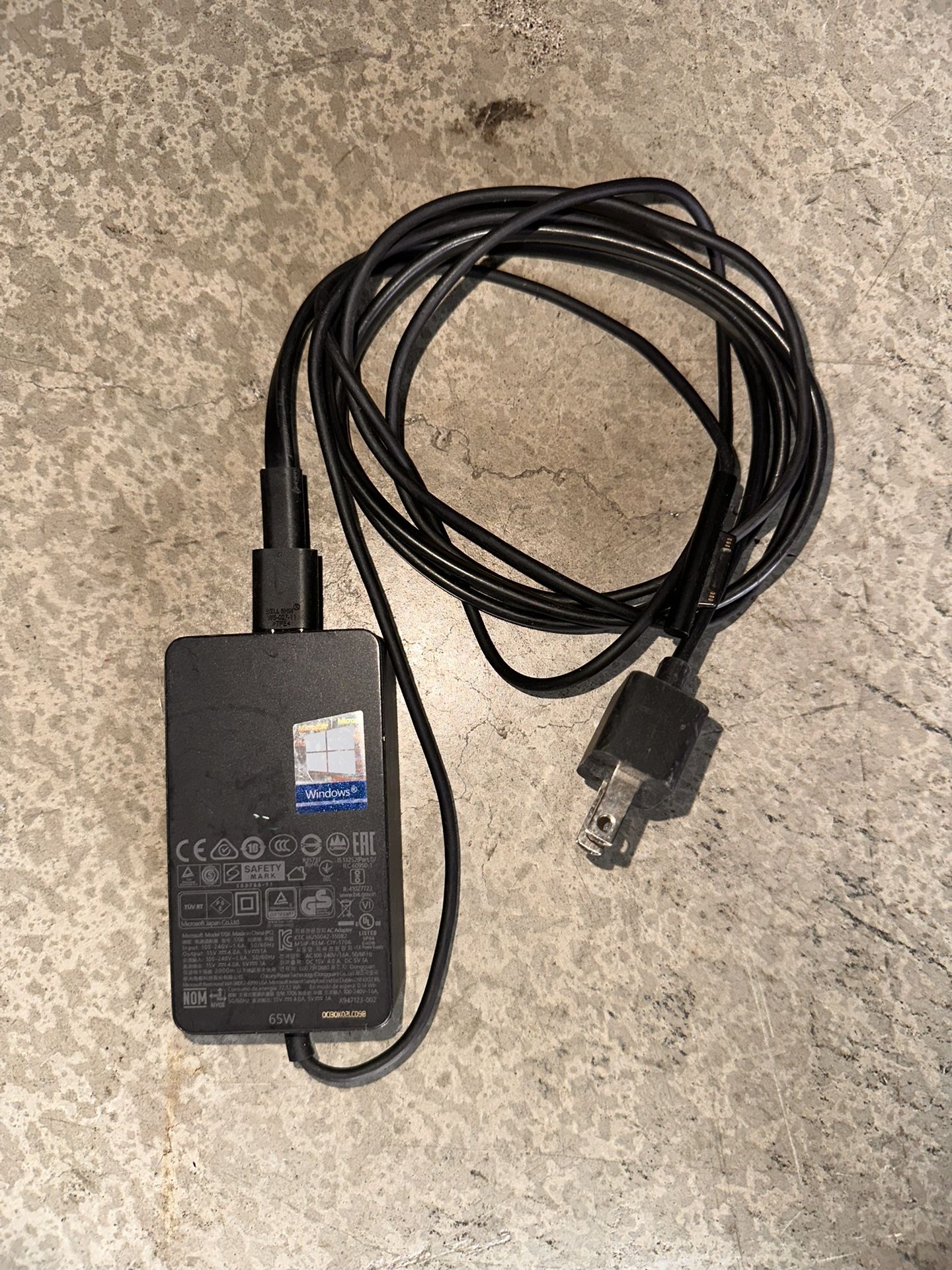Microsoft Surface Charger – 65W Power Adapter