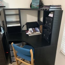 Furniture $65 Desk And Chair 🎄🎁🎄 House Furniture, Office Furniture, Desk, Shelf, Organizer, Black, Bookshelf, Bookcase, Bedroom Furniture, House. 