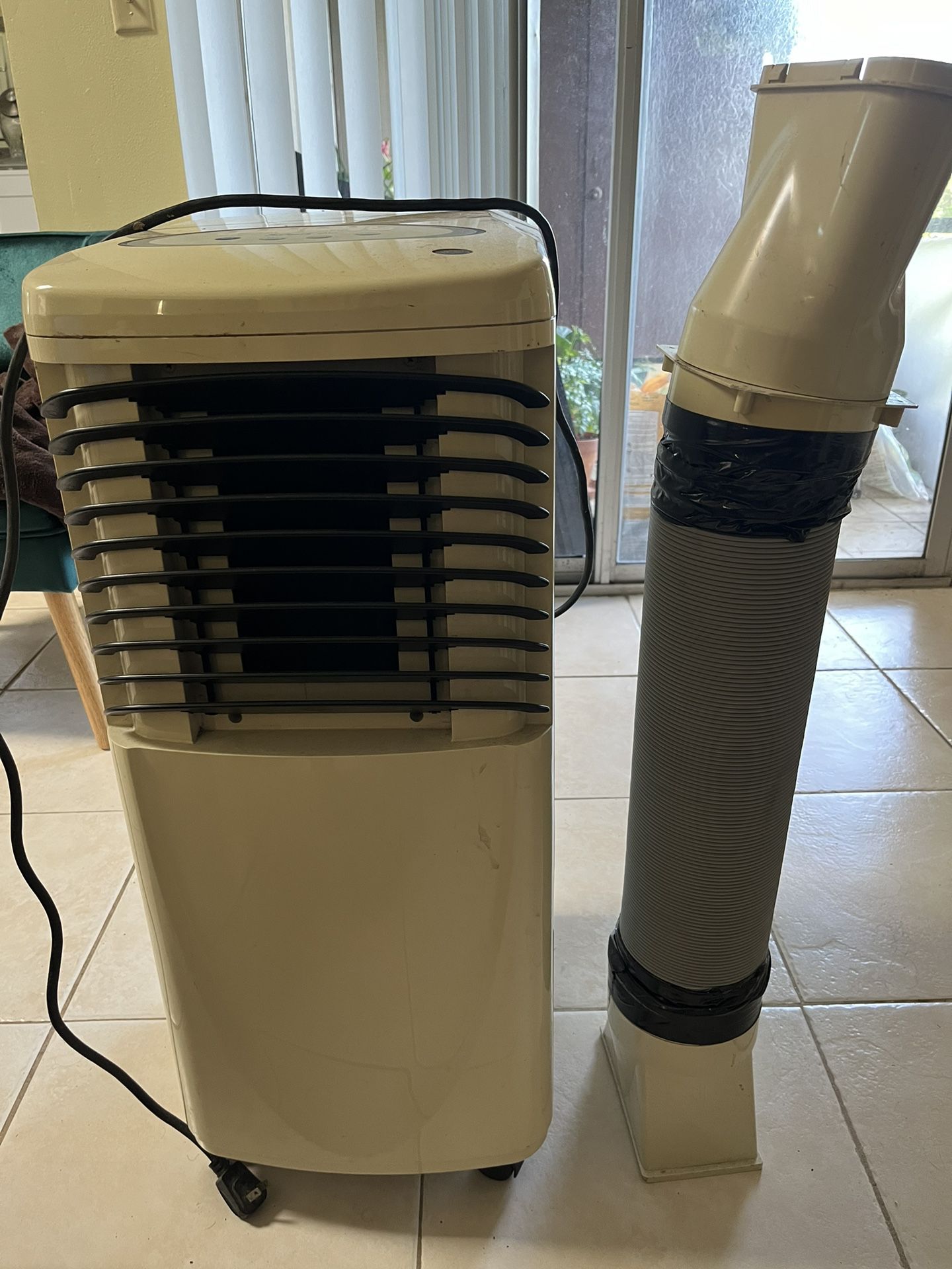 Soleus Portable Air Conditioner/Dehumidifier