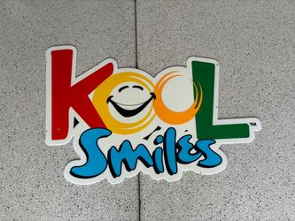 Large KOOL SMILES Plastic Dental Dentist Sign. Approx. 36x51. Pre Owned.