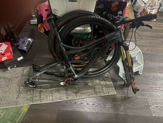 Pivot Mach 6 Full Suspension Mountain Bike