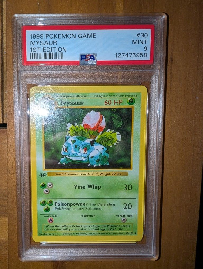 1999 Vintage Ivysaur #30 Pokemon Card PSA 9