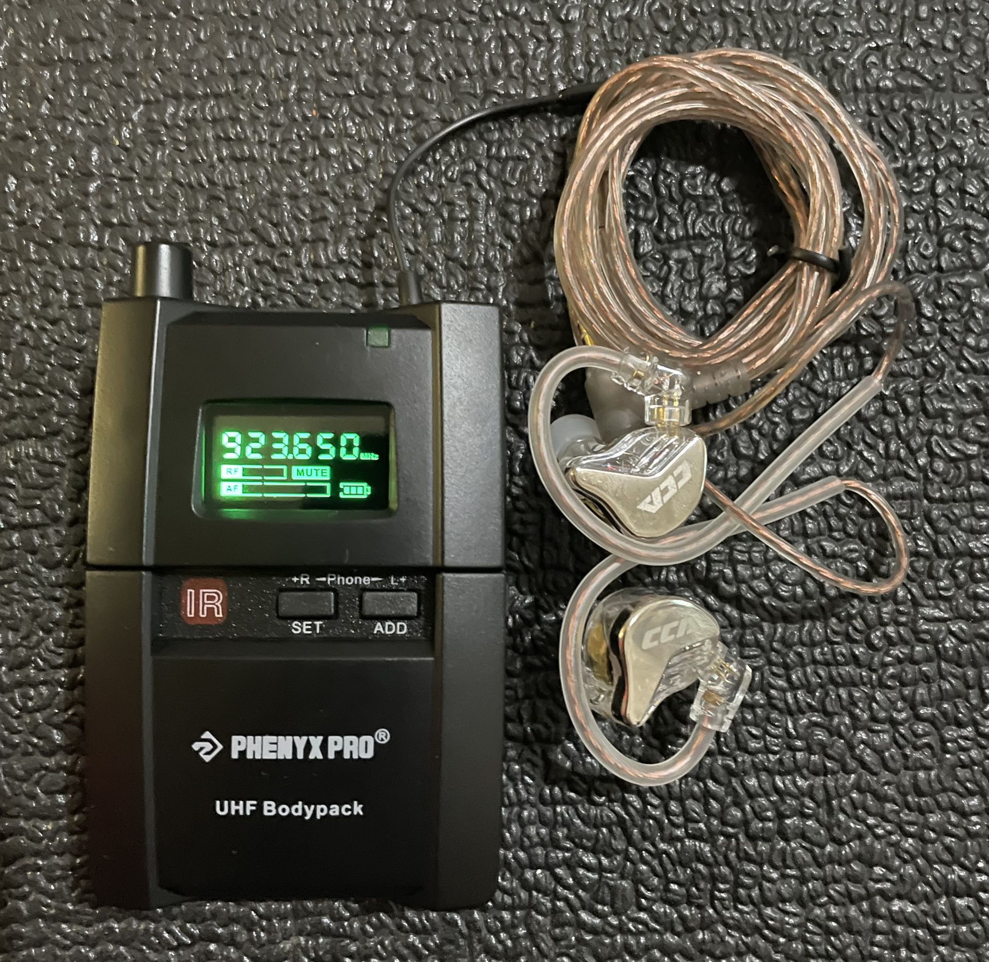 Phenyx Pro PTM-10 Stereo Wireless in Ear Monitor System Bodypack Receiver, Performance with 89 Adjustable Frequencies