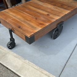 End Table/Coffee Table 