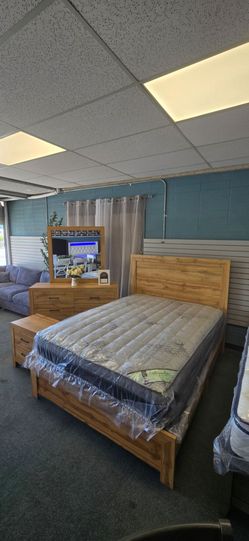 Bedroom complete set includes mattress Queen size