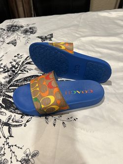 Brand new Women’s Coach Rainbow Slides Size 7