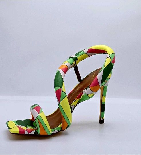 Abstract Puff Heels