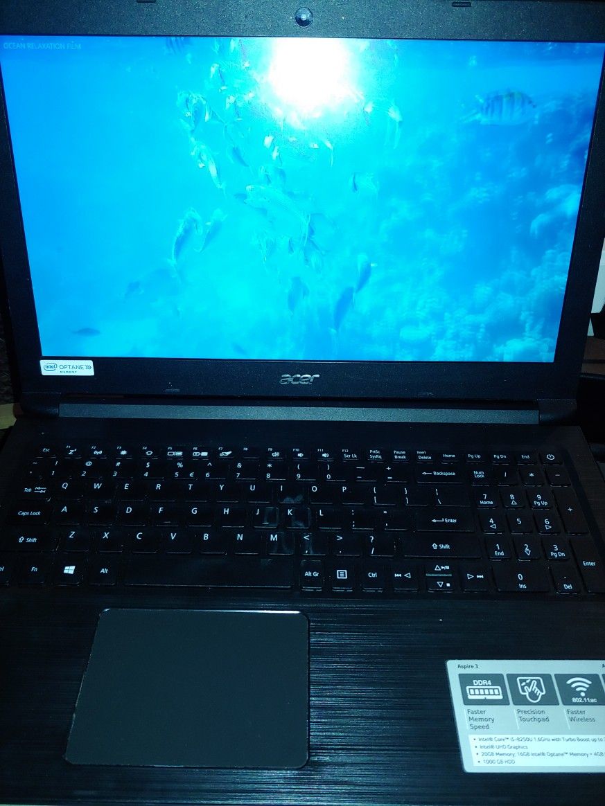 Acer 17" Windows 11, laptop, fast NVMe. Office software