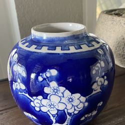 Chinese blue and white porcelain ginger jar with a prunus blossom design