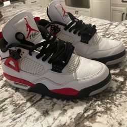 Air Jordan 4 Red Cements (Size: 9)