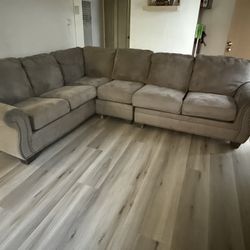 Ashley’s Grey Sectional 