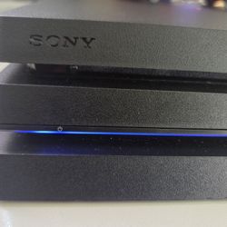 PS4 PRO PLUS GAME BUNDLE