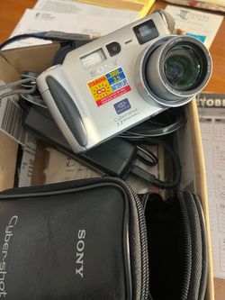 Sony Cybershot DSC S70 camera