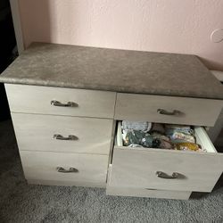 Dresser Set 