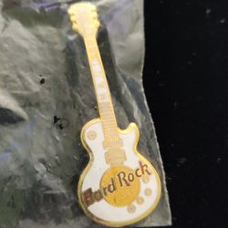 HARD ROCK ASPEN WHITE & GOLD GUITAR GIFT CREATION PIN #19