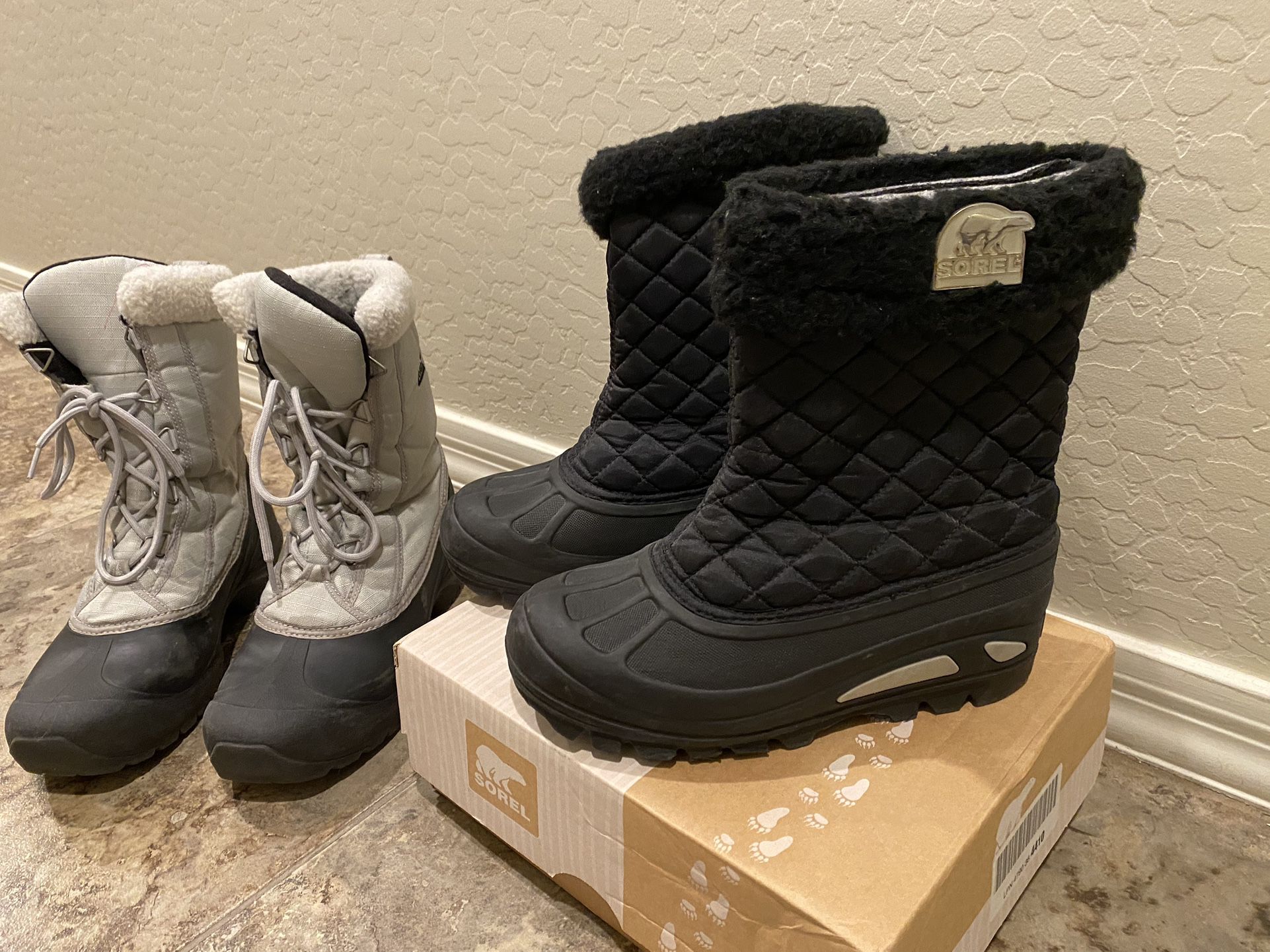 SOREL SNOW BOOTS..WOMENS SIZE 10..GIRLS SIZE 4