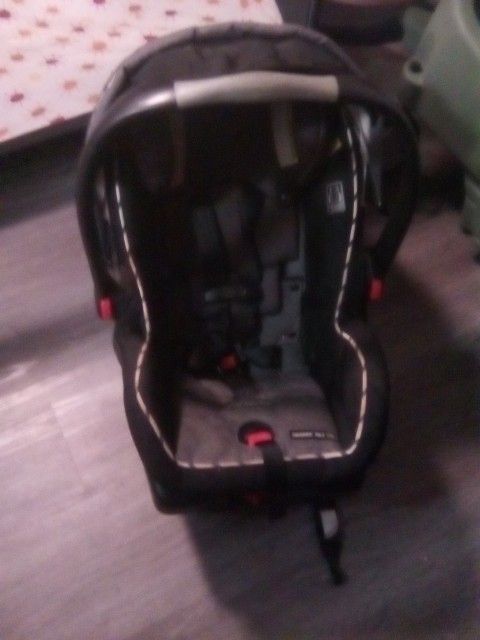 Car Seat With Base Great Conditions