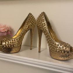 Steve Madden Womens  Gold Spike High Heels 7