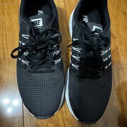 Women’s Nike Running shoes - size 8