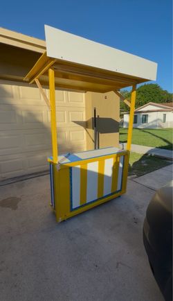 Lemonade stand