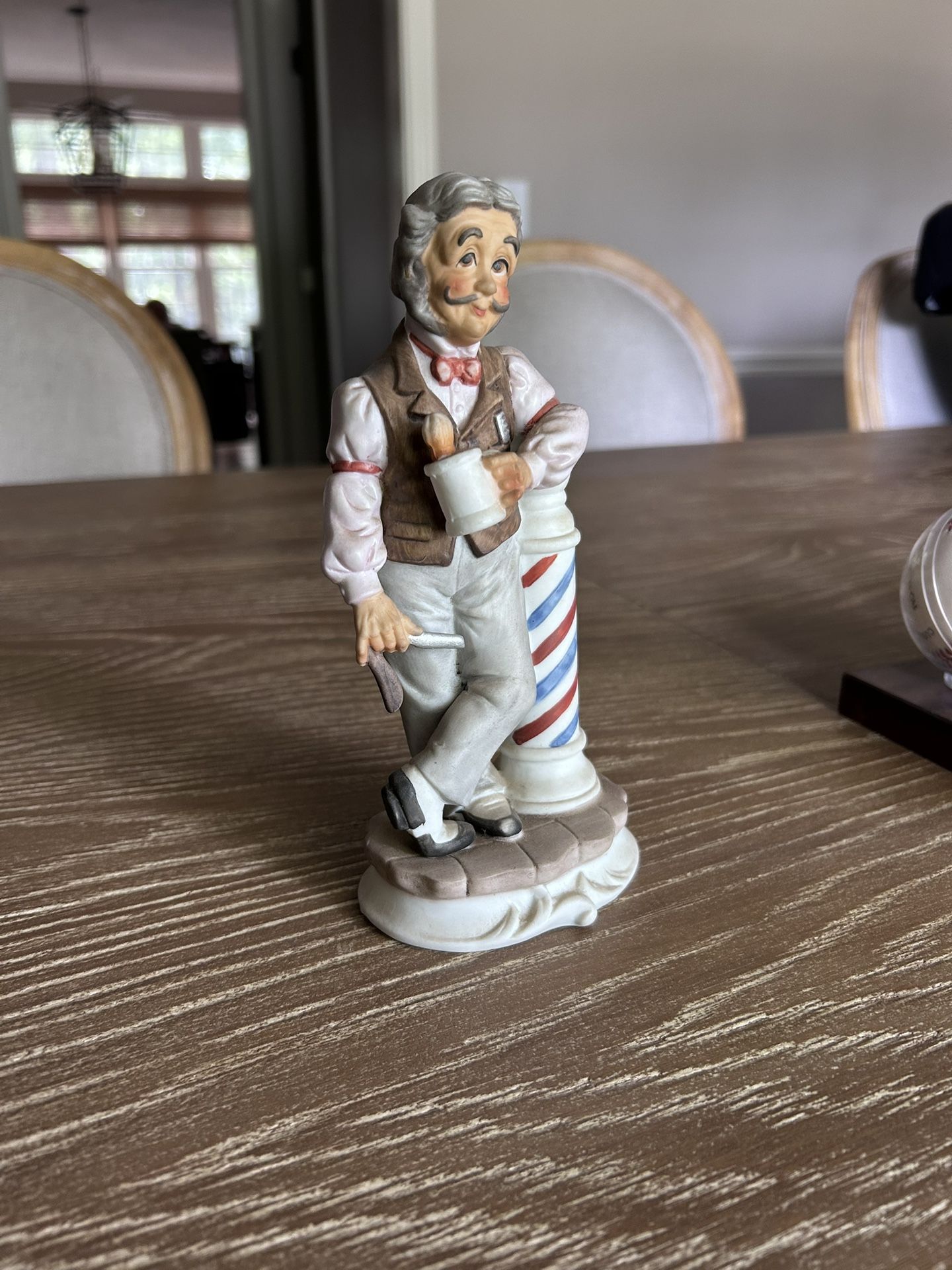 Barber With Barber Pole Porcelain Figurine LEFTON CHINA Hand Painted #2559 VTG