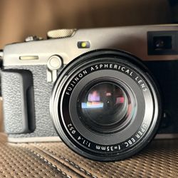 Fujifilm XPRO 3 (35mm F1.4 & 23mm F2)