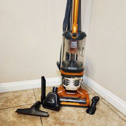 Kenmore FeatherLite Lift-Up Upright Vacuum