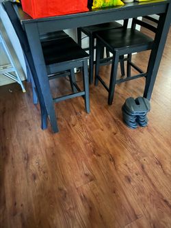 Dinner table all black $60