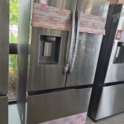 New Samsung
31 cu. ft. Mega Capacity 3-Door French Door Refrigerator with Four Types of Ice in Stain