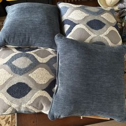 4 Pillows