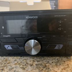 Kenwood Double Deck Radio