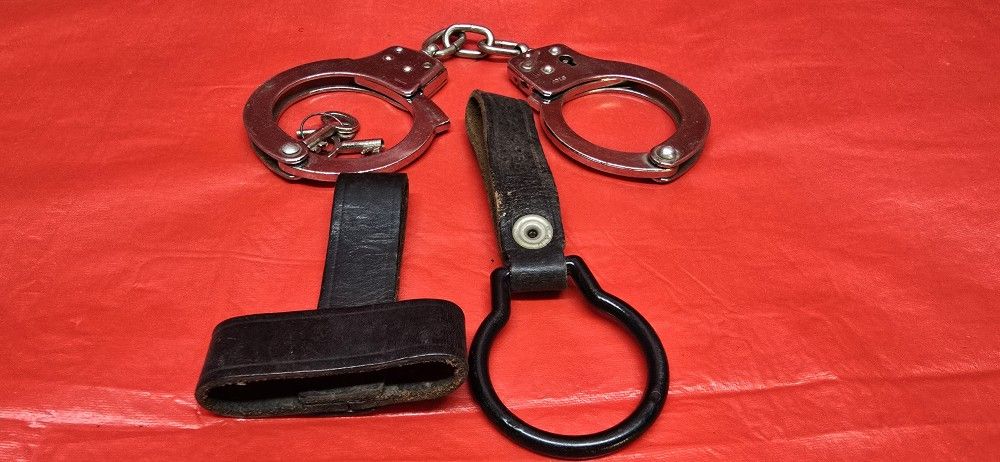FLASHLIGHT / BATON BELT HOLDER $10