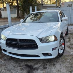 2013 Dodge Charger V6 3.6L – 125k Miles – Clean Title