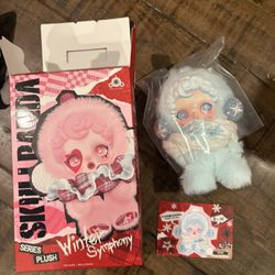Pop Mart SKULLPANDA Winter Symphony Series Song of Snow Plush. 