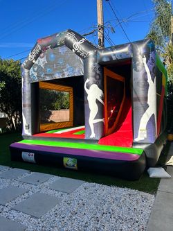 Bounce house with slide combo