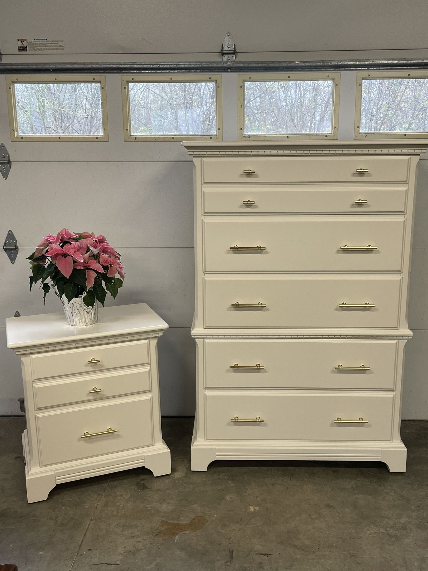 Stunning Dresser/Nightstand Set
