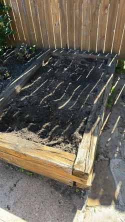 Free fill or planter dirt!