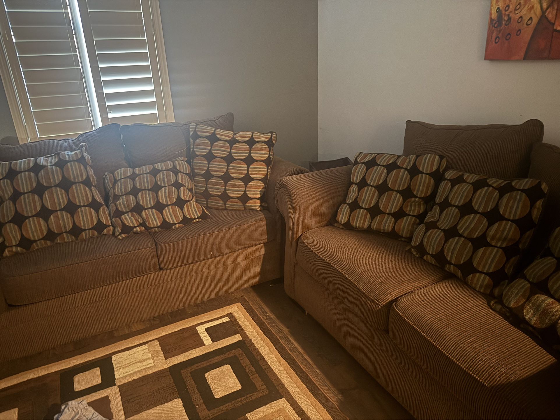 Brown Fabric Couch & Loveseat Set β Includes 7 Matching Pillows
