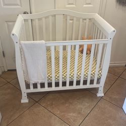  White MINI crib