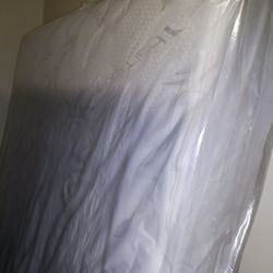 Queen Size Quilted Mattress And Box Spring
