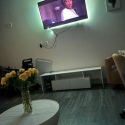 55 Inch With Wall Mount