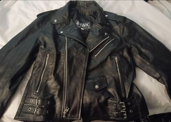 Black leather jacket (GREAT CONDITION) only worn twice