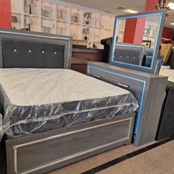 214... Queen Bed Dresser And Mirror 