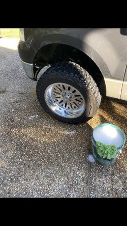 20x10 American forces on 33 mud crawlers