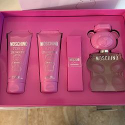 Moschino 
