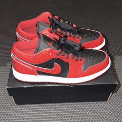 Nike Air Jordan 1 Low SE Patent Varsity Red Black Size 10