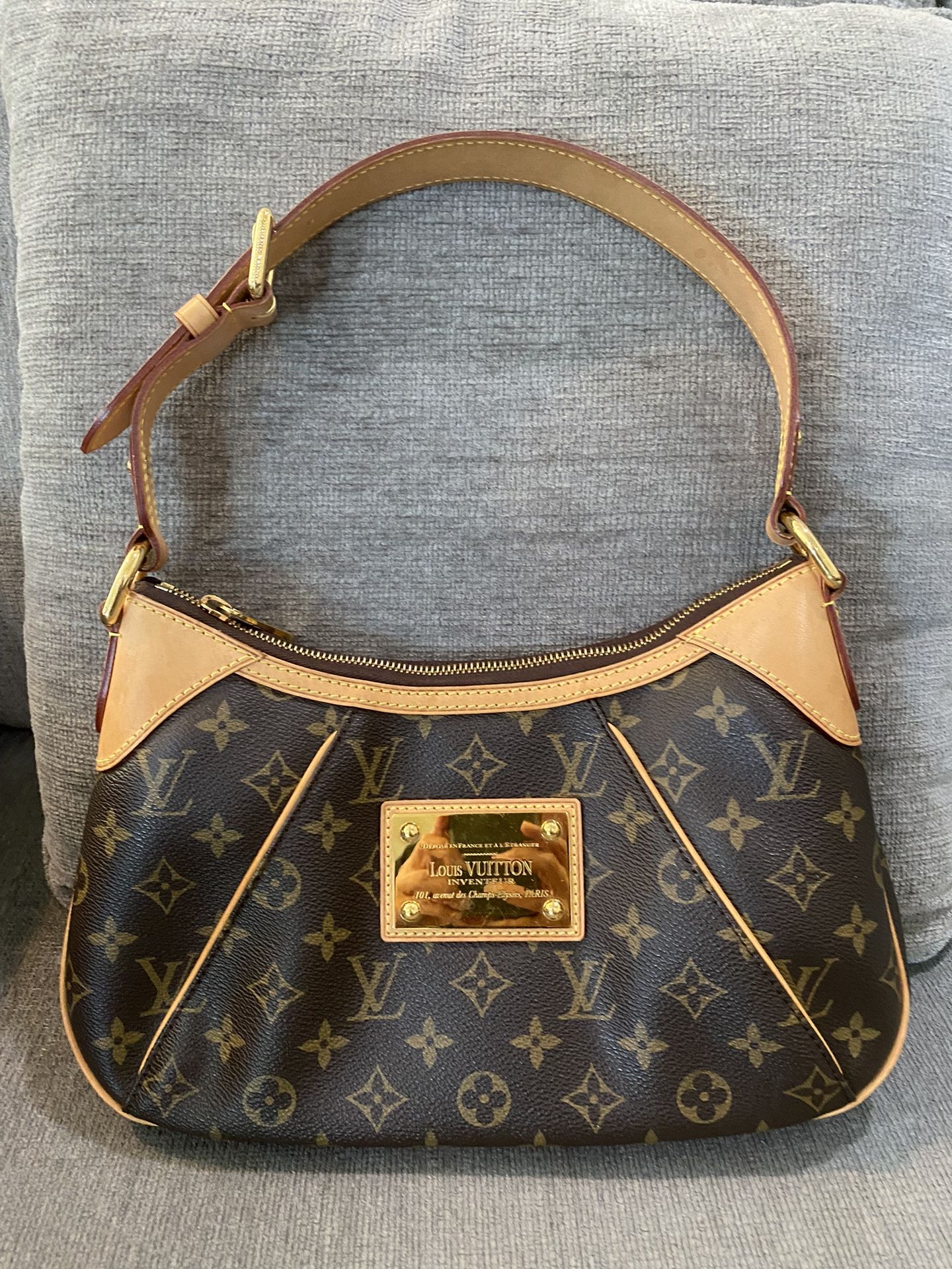 LOUIS VUITTON Shoulder Bag (Authentic)