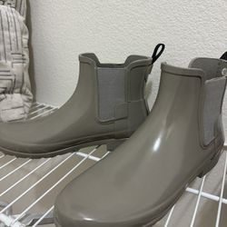 Hunter Rain Boots - Size 8