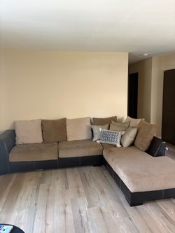 Brown Corduroy Couch *comes with pillows