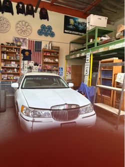 2000 Lincoln town car